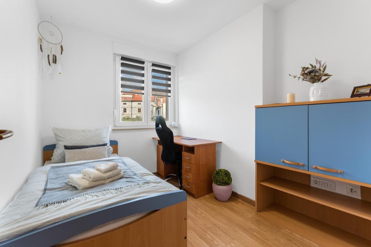 Apartment Mdm Buje Eksteriør bilde