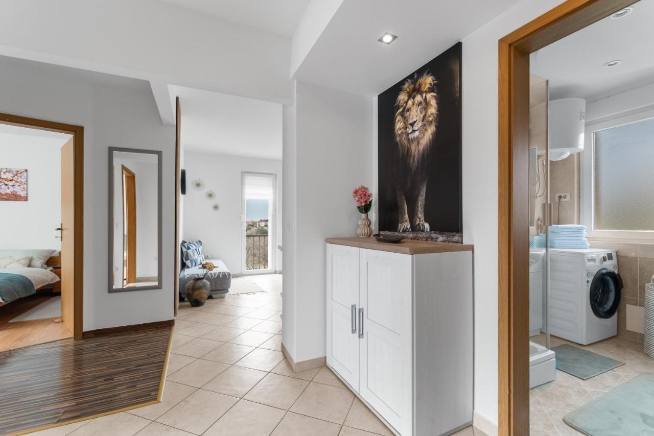 Apartment Mdm Buje Eksteriør bilde