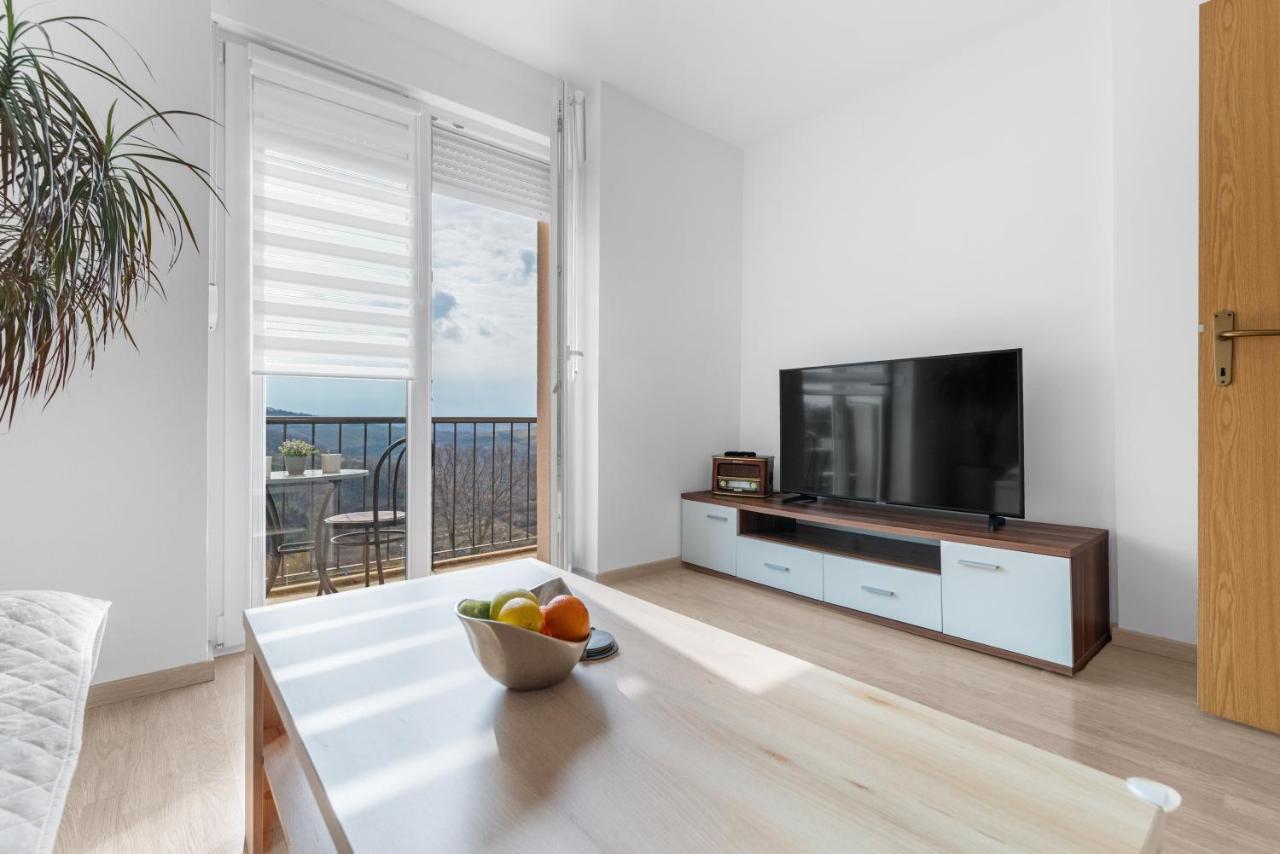 Apartment Mdm Buje Eksteriør bilde