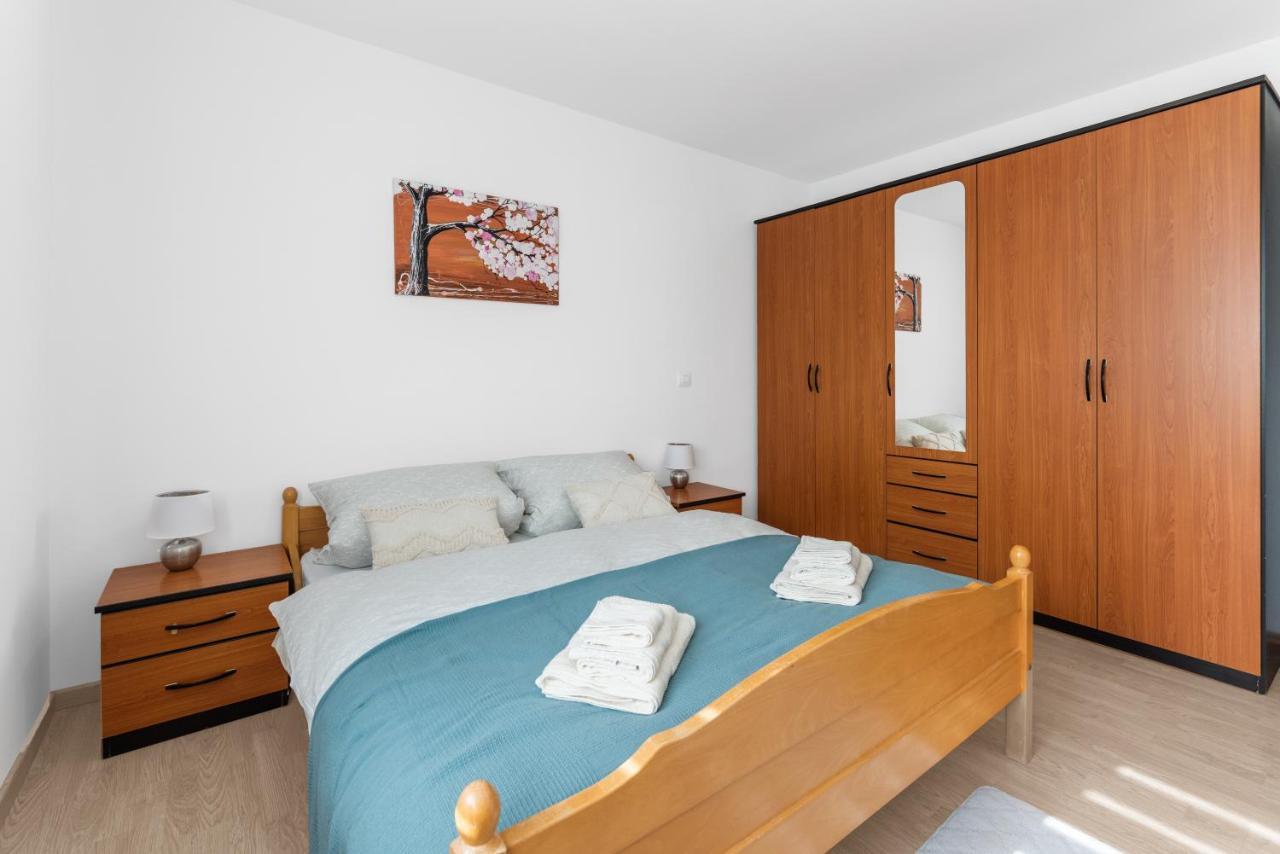 Apartment Mdm Buje Eksteriør bilde